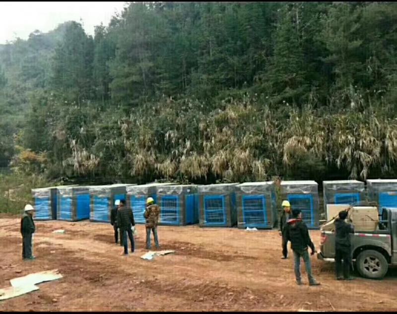 某工地工程用螺杆空压机交货现场