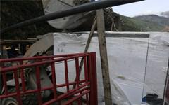 四川雅安某工地132KW隧道专用螺杆空压机卸货现场